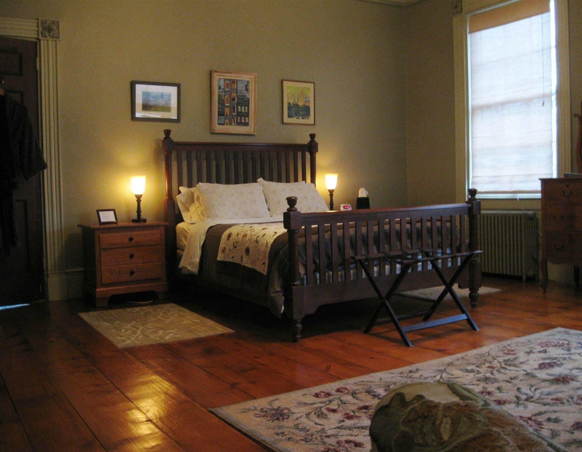 The Borland House Inn Montgomery Buitenkant foto