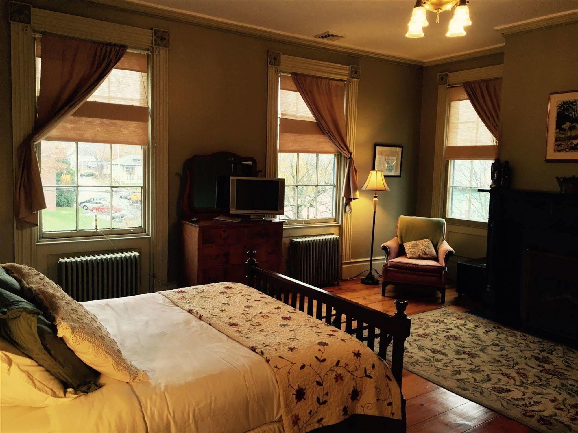 The Borland House Inn Montgomery Buitenkant foto